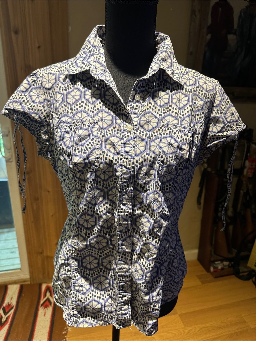 Tommy Hilfiger Blue & White Geometric Short-Sleeve Button-Down Shirt